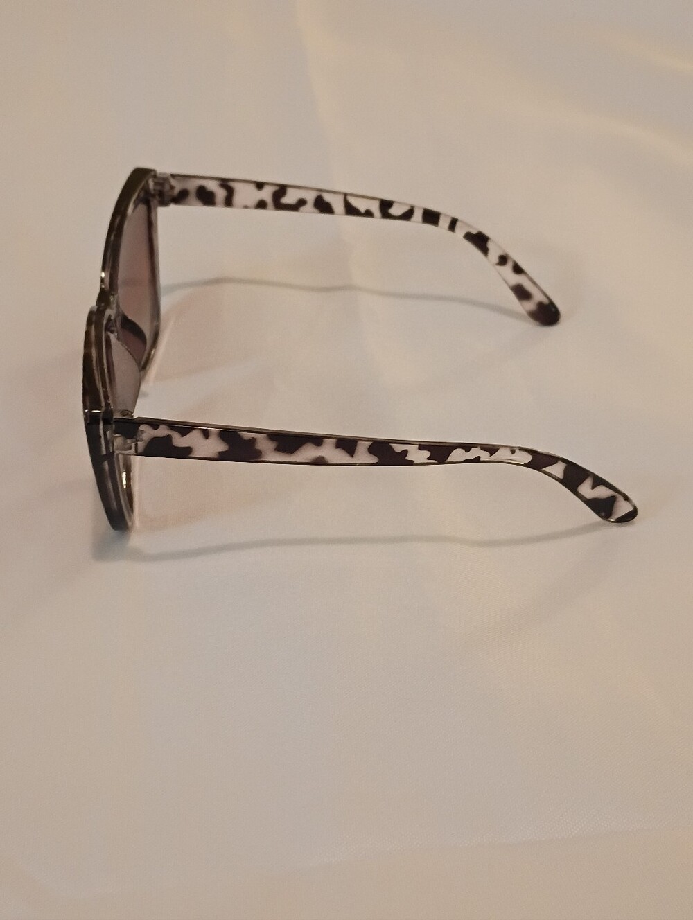 Tortoise Shell Sunglasses - Picture 3 of 6